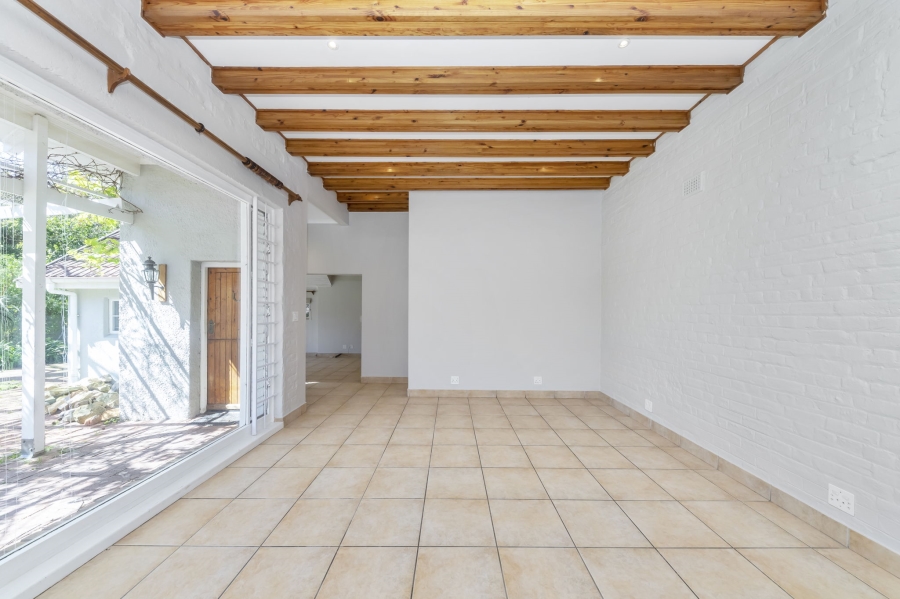 To Let 4 Bedroom Property for Rent in Kenilworth Upper Western Cape